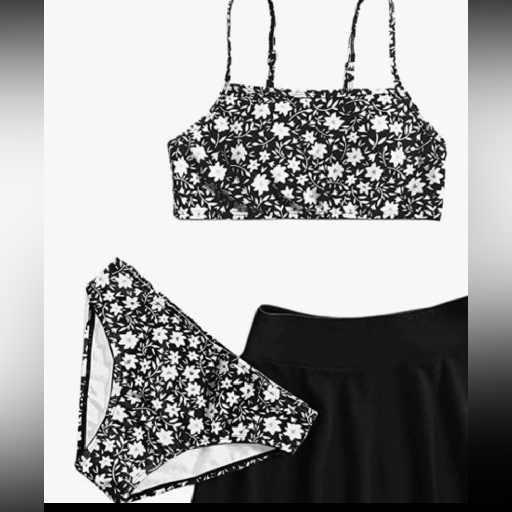 Girls Floral 2 Piece Floral Swimsuit.  SIZE 160. Maybe equivalent to XL